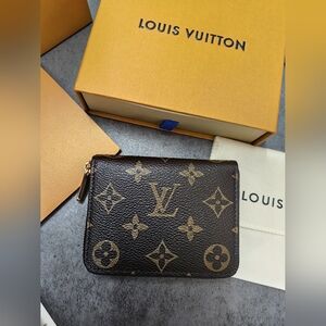 Louis Vuitton Monogram Zippy Coin Purse Wallet